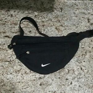 Vintage Nike fanny bag